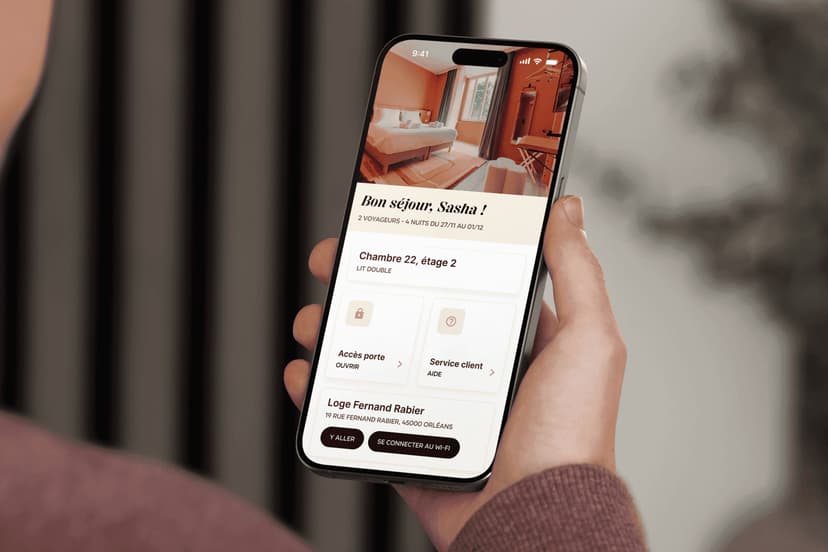 People making his check-in online
